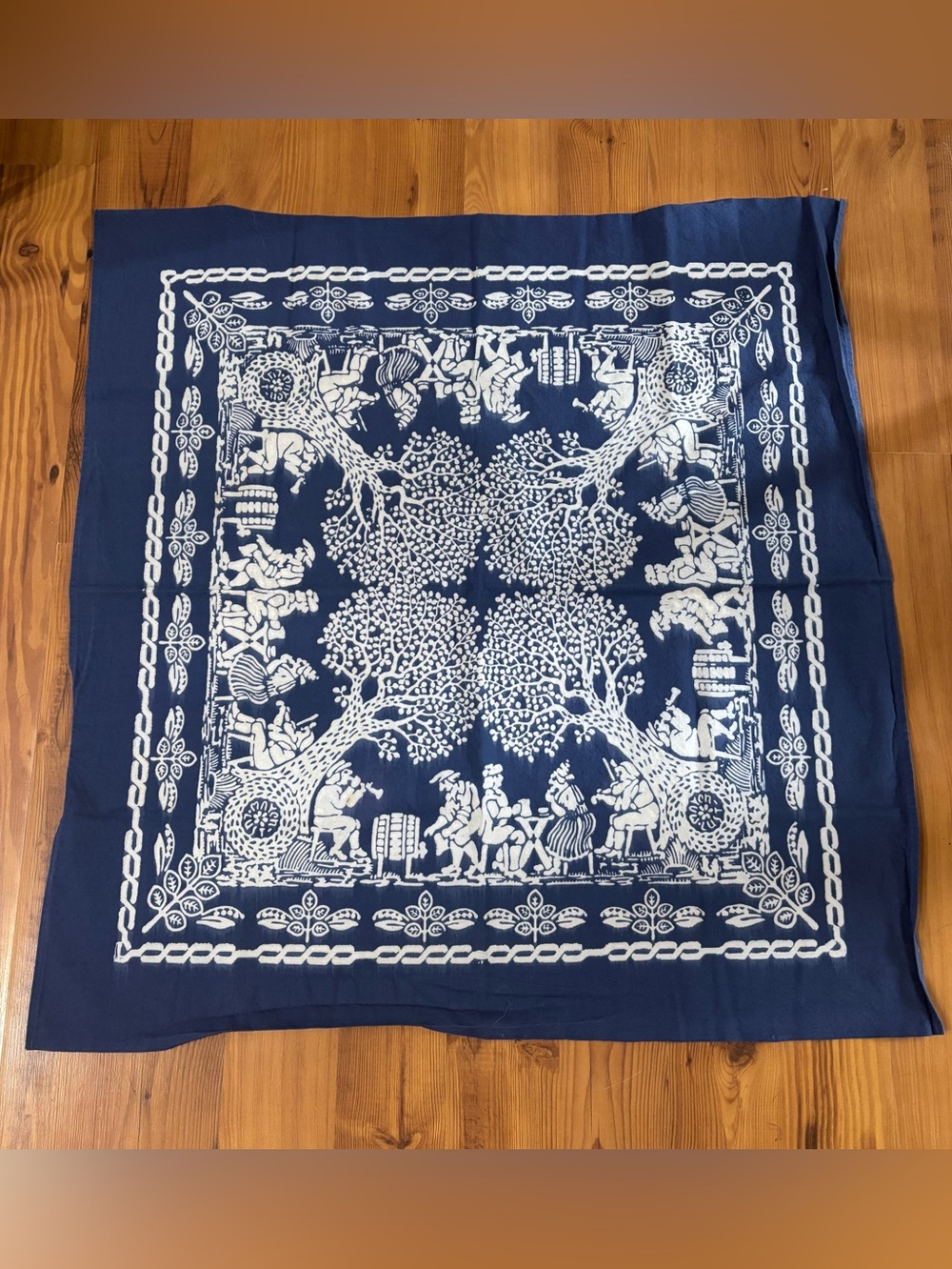 Vintage Folk Art Pattern “Bauerntanz” Table Cloth 30”x31”